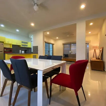 The Best Location 2Br Condo- 100M To Beach And 5Ave